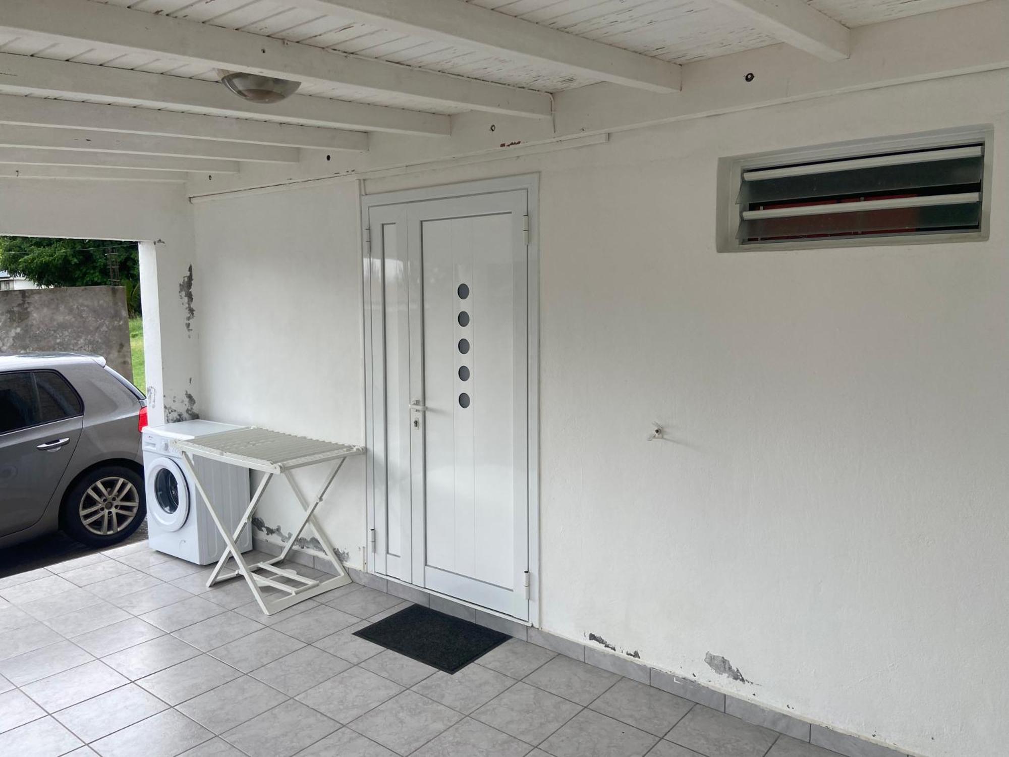 Logement De 40M2 Avec Terrasse, Moderne Et Equipe Petit-Canal Eksteriør bilde
