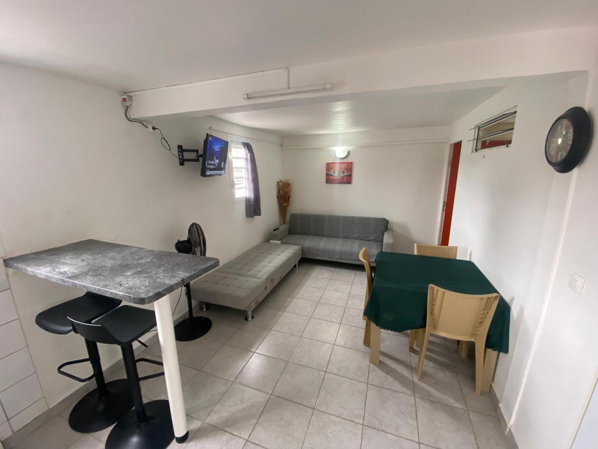 Logement De 40M2 Avec Terrasse, Moderne Et Equipe Petit-Canal Eksteriør bilde